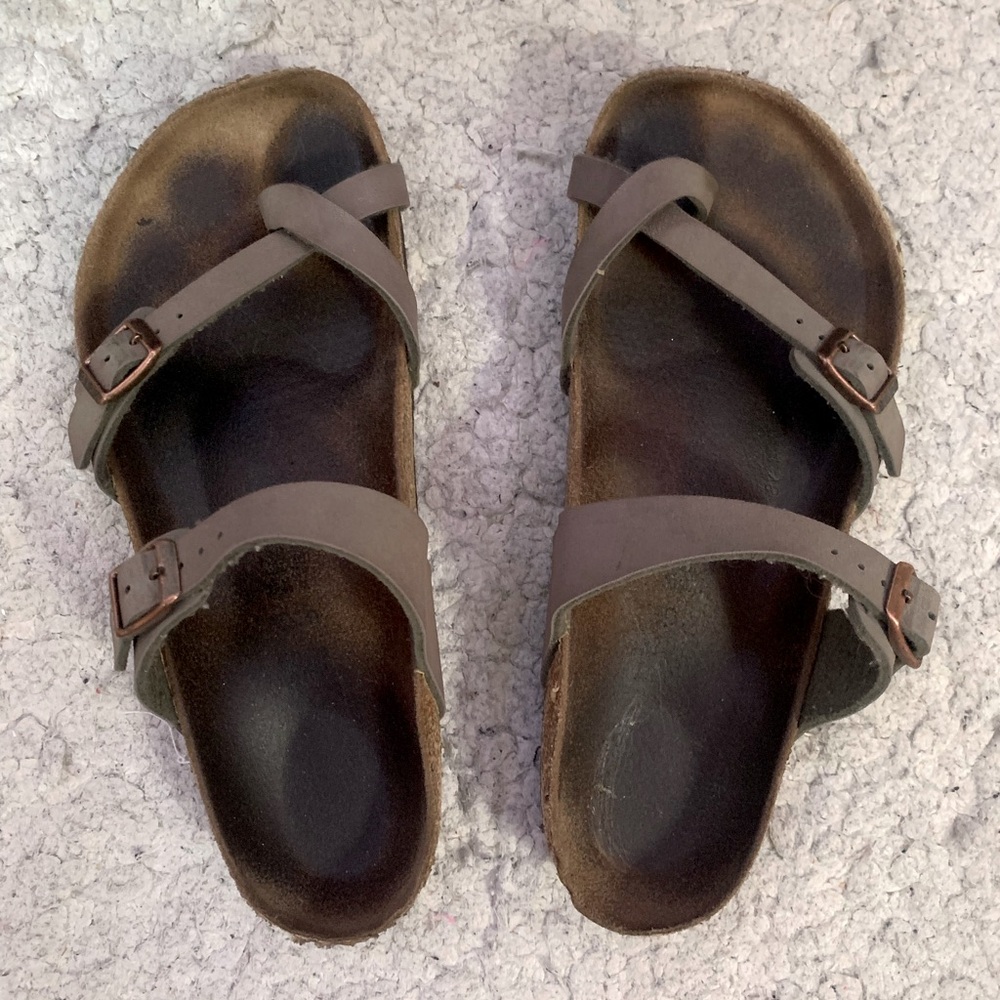 Olive Birkenstocks!!